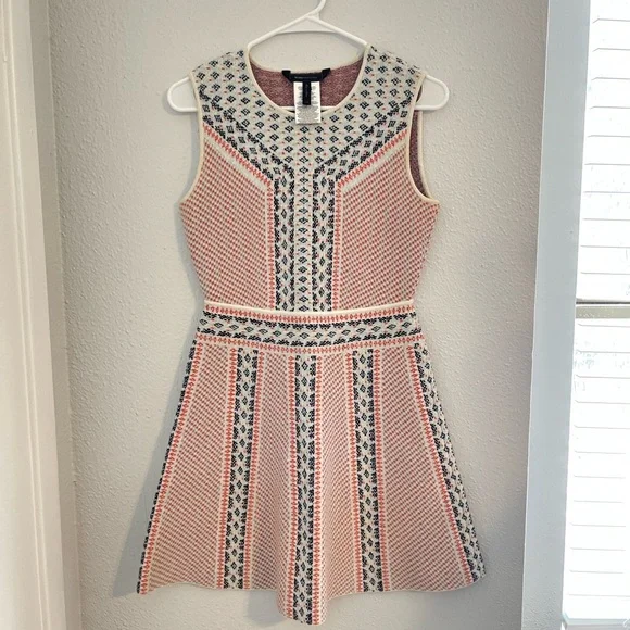 BCBGMAXAZRIA Printed Jacquard MIDI Dress Size XS Sleeveless Bodycon Round Neck - Picture 5 of 8